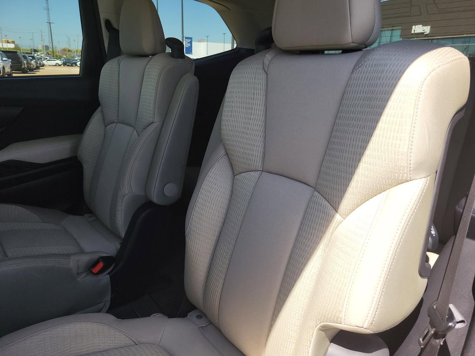 Used 2024 Subaru Ascent Premium w/ Convenience Package image 13
