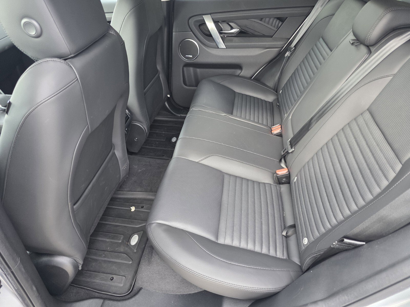 Certified 2025 Land Rover Discovery Sport S image 24