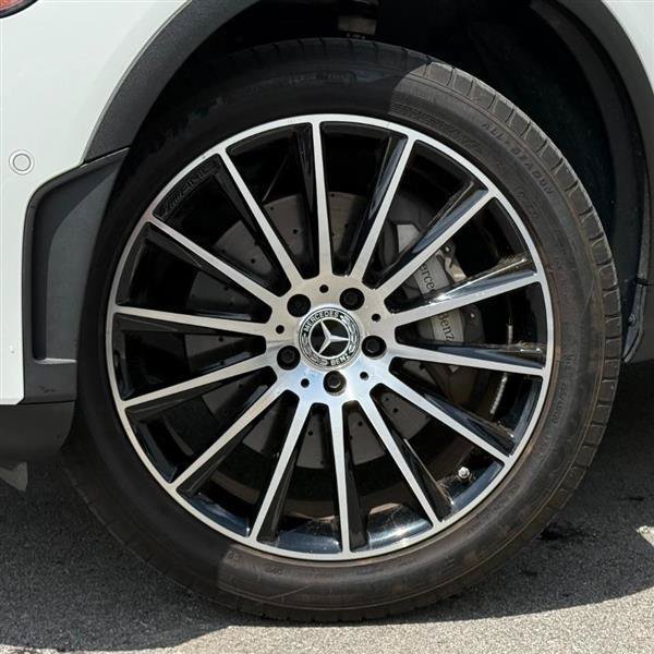 Used 2023 Mercedes-Benz GLC 300 4MATIC Coupe image 26