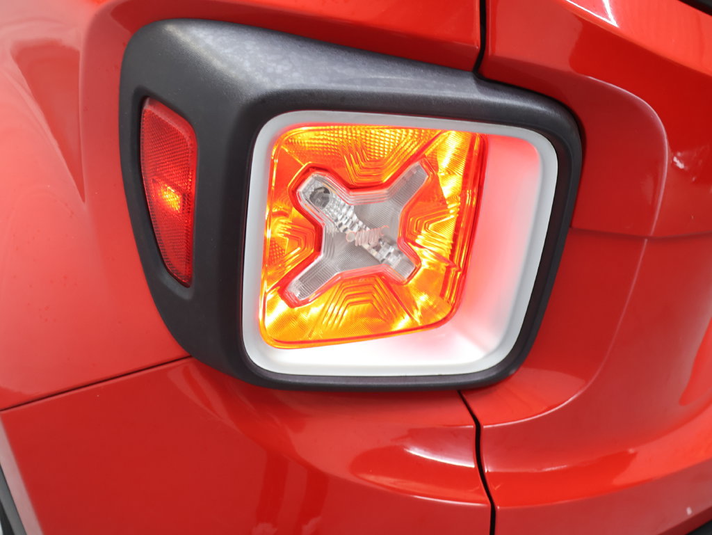 Used 2017 Jeep Renegade Limited FWD image 31