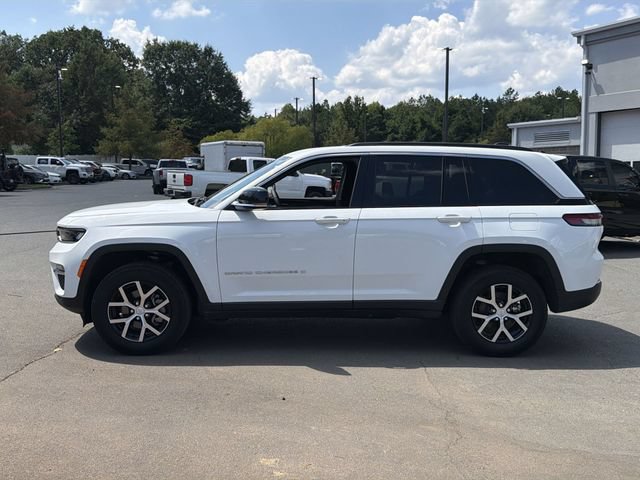 Used 2025 Jeep Grand Cherokee Limited w/ Trailer Tow Package AWD/4WD image 10