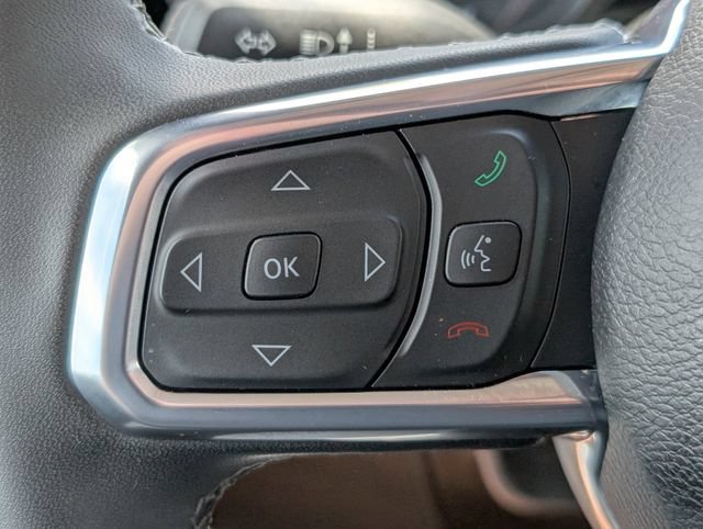 Used 2025 Jeep Wrangler Unlimited Sahara AWD/4WD image 21