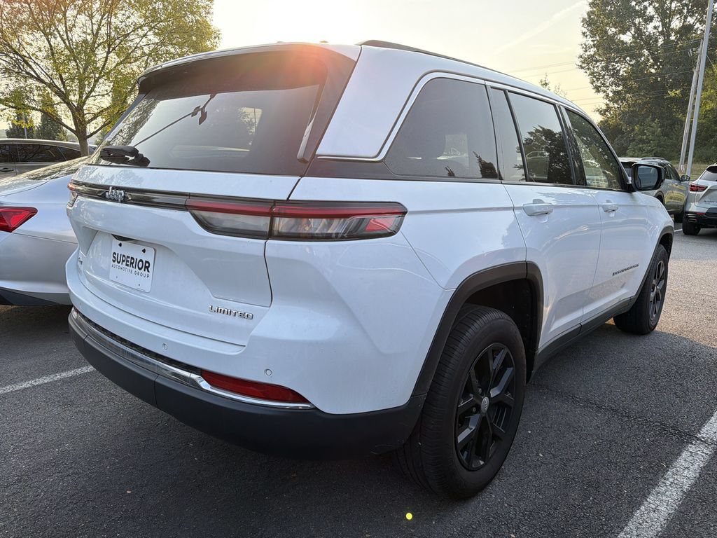 Used 2023 Jeep Grand Cherokee Limited AWD/4WD image 4