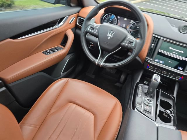 Used 2023 Maserati Levante GT AWD/4WD image 31
