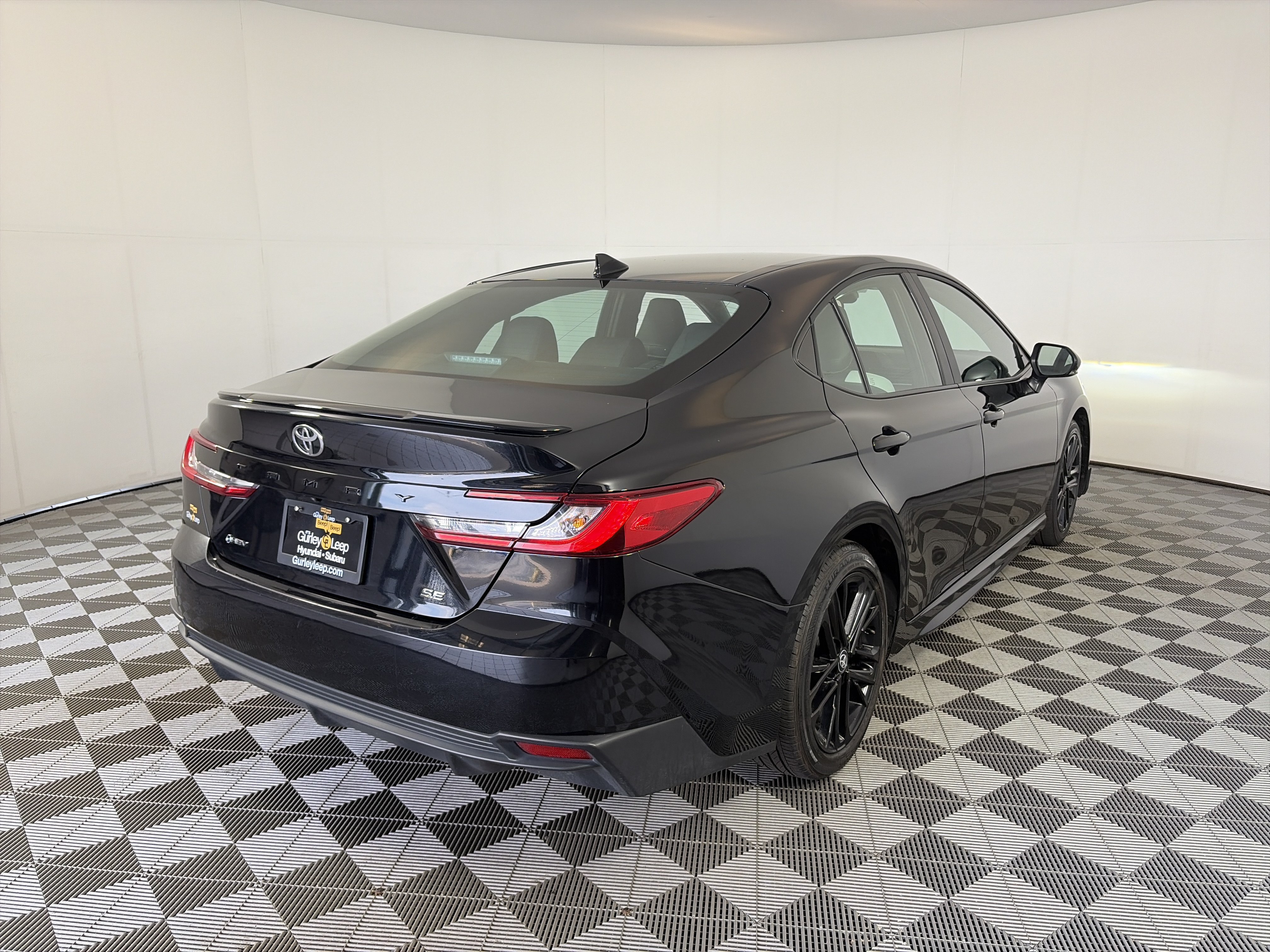 Used 2025 Toyota Camry SE FWD image 10