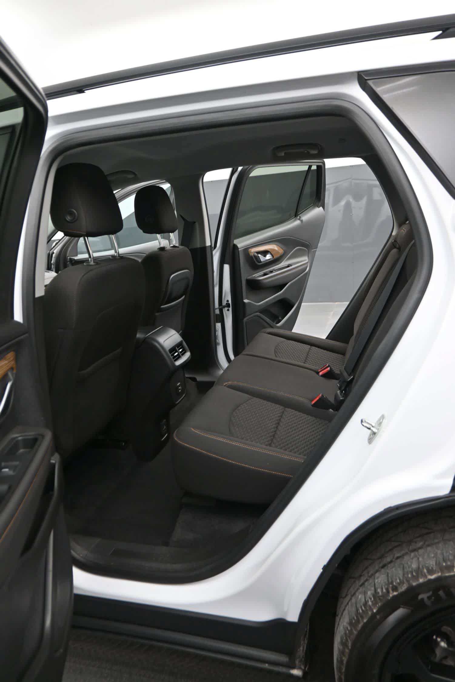 Used 2021 GMC Terrain SLE w/ Driver Convenience Package FWD image 16