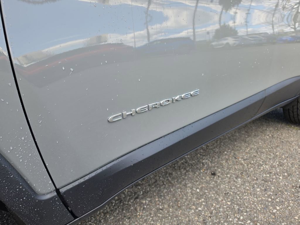 Used 2020 Jeep Cherokee Latitude Plus w/ Cold Weather Group image 33