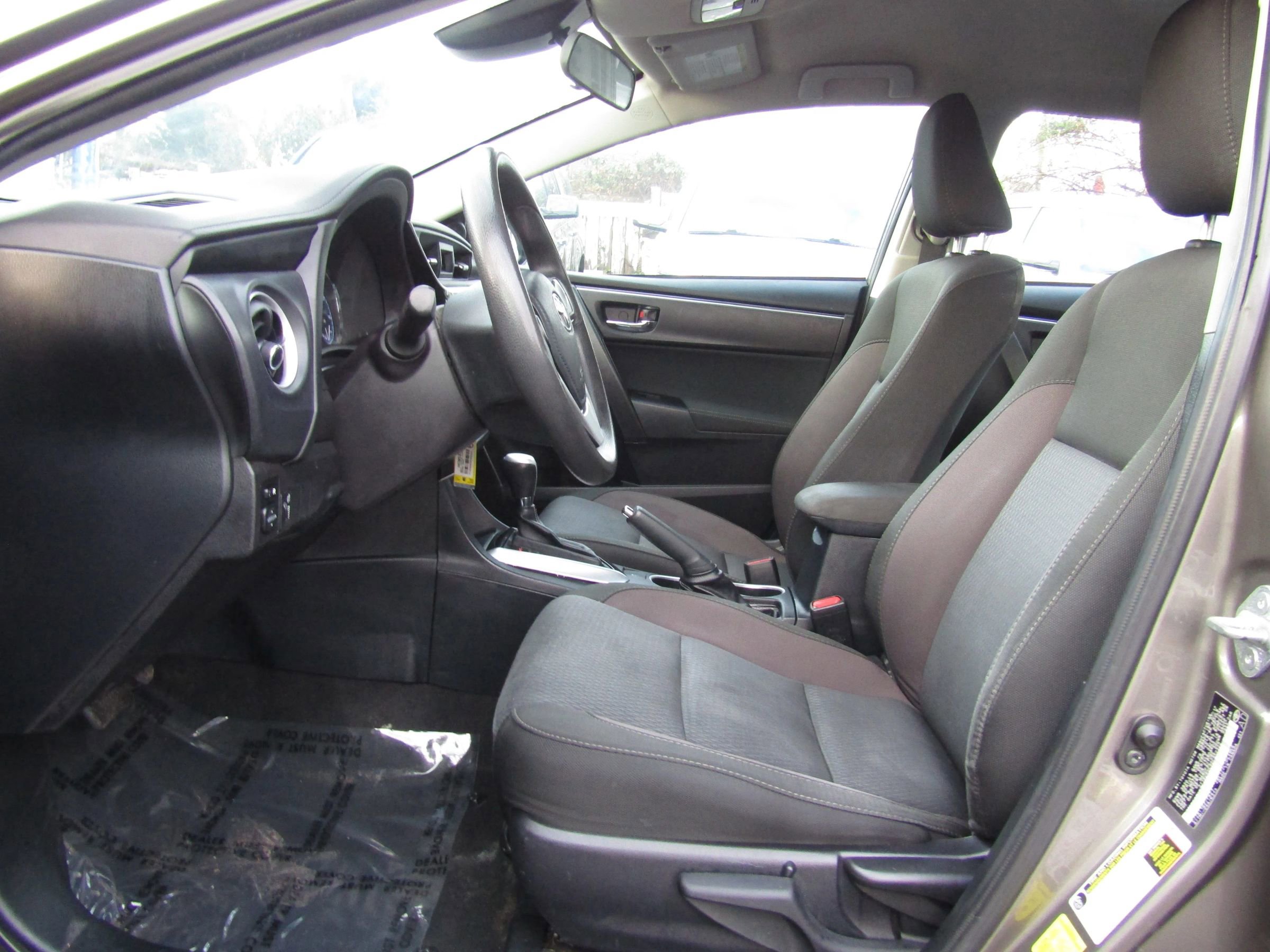 Used 2017 Toyota Corolla LE w/ Carpet Mat Package (TMS) image 11