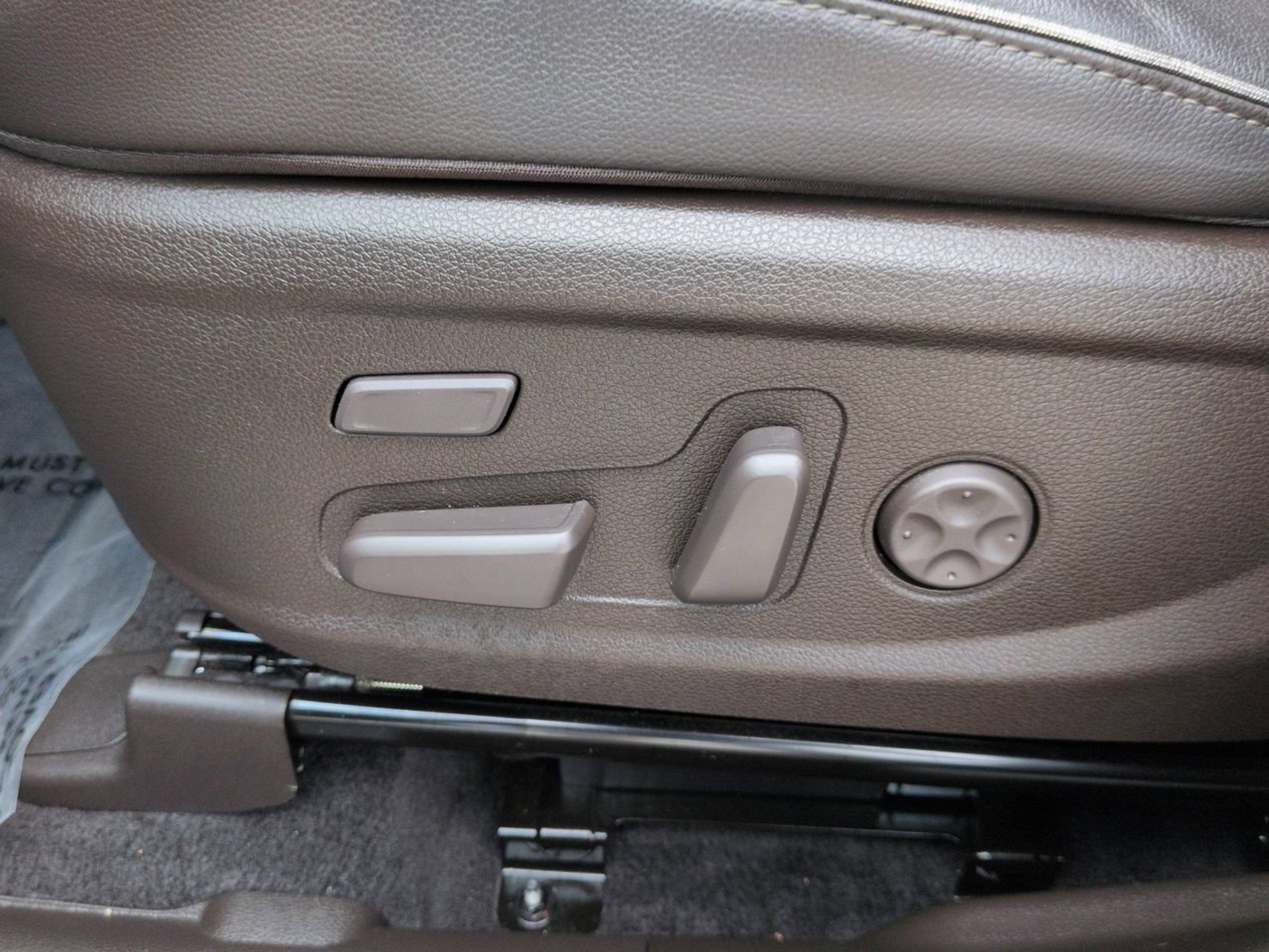 Used 2022 Hyundai Santa Fe Limited AWD/4WD image 24