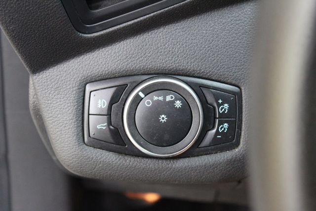 Used 2019 Ford Escape SE w/ Ford Safe & Smart Package AWD/4WD image 15