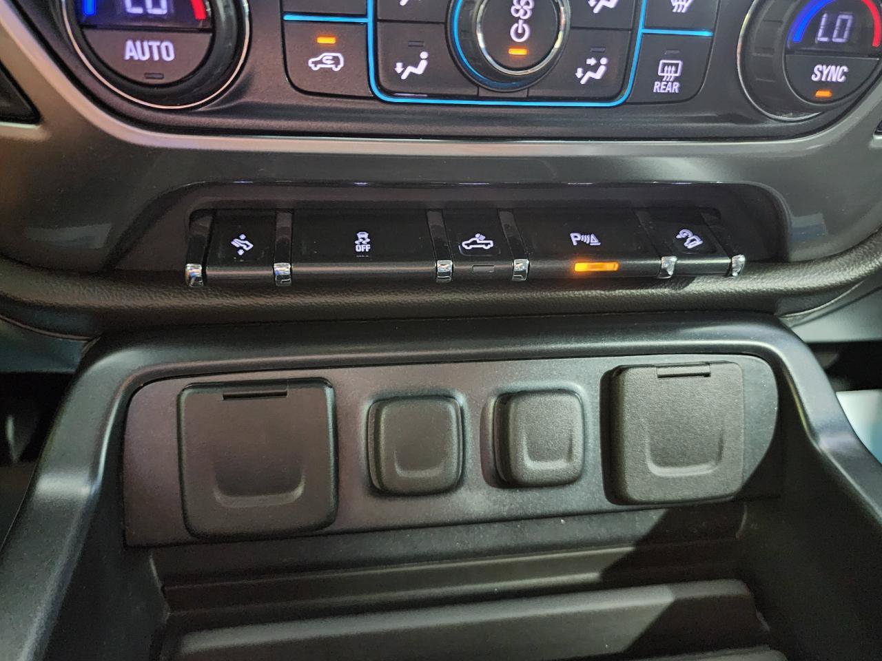 Used 2017 Chevrolet Silverado 1500 LTZ Z71 w/ LTZ Plus Package AWD/4WD image 19