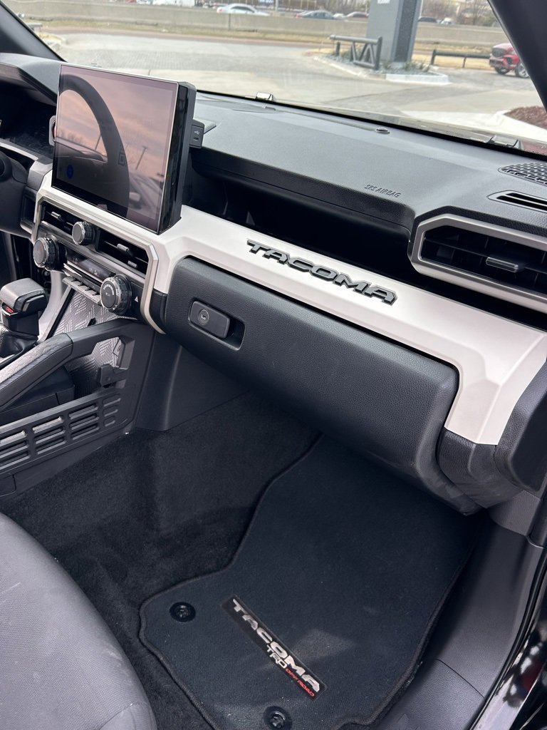 Used 2024 Toyota Tacoma TRD Off-Road image 19