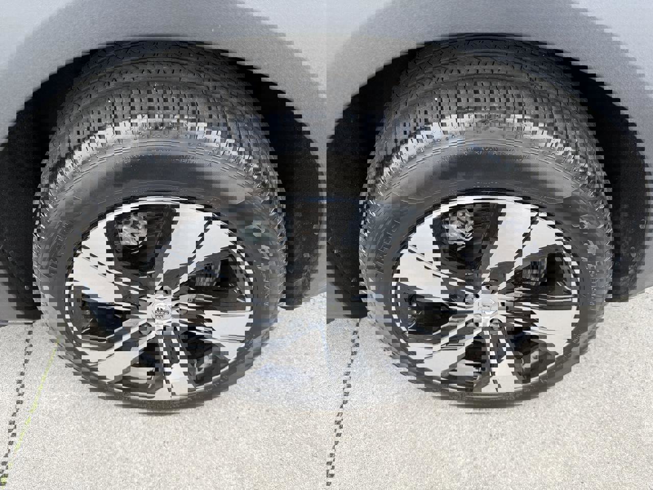 Used 2024 Volvo V60 B5 Cross Country Plus image 45