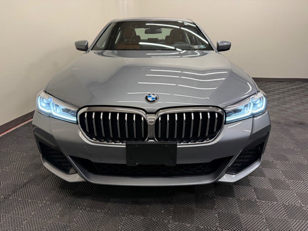 Used 2023 BMW 540i xDrive w/ M Sport Package image 4
