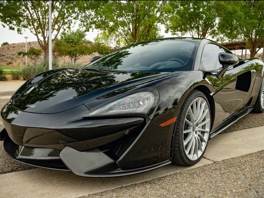Used 2017 McLaren 570S RWD image 11