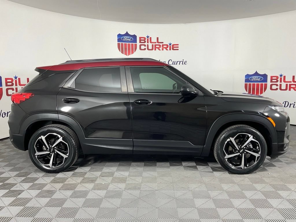 Used 2021 Chevrolet TrailBlazer RS w/ Sun and Liftgate Package FWD image 2