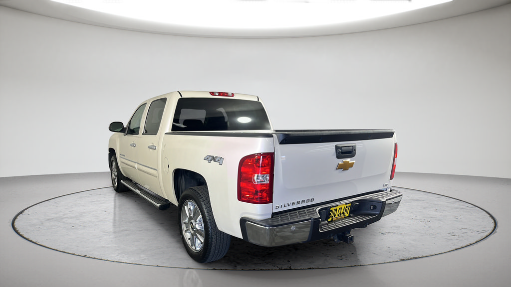 Used 2013 Chevrolet Silverado 1500 LTZ w/ LTZ White Diamond Edition AWD/4WD image 5