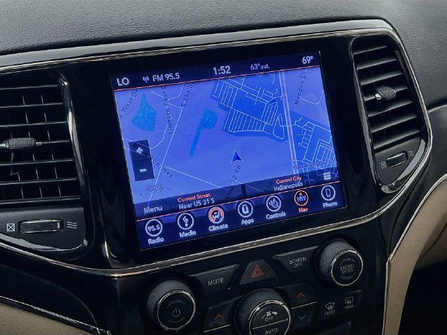 Used 2019 Jeep Grand Cherokee Limited AWD/4WD image 18