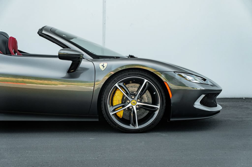 Used 2023 Ferrari 296 GTS RWD image 14