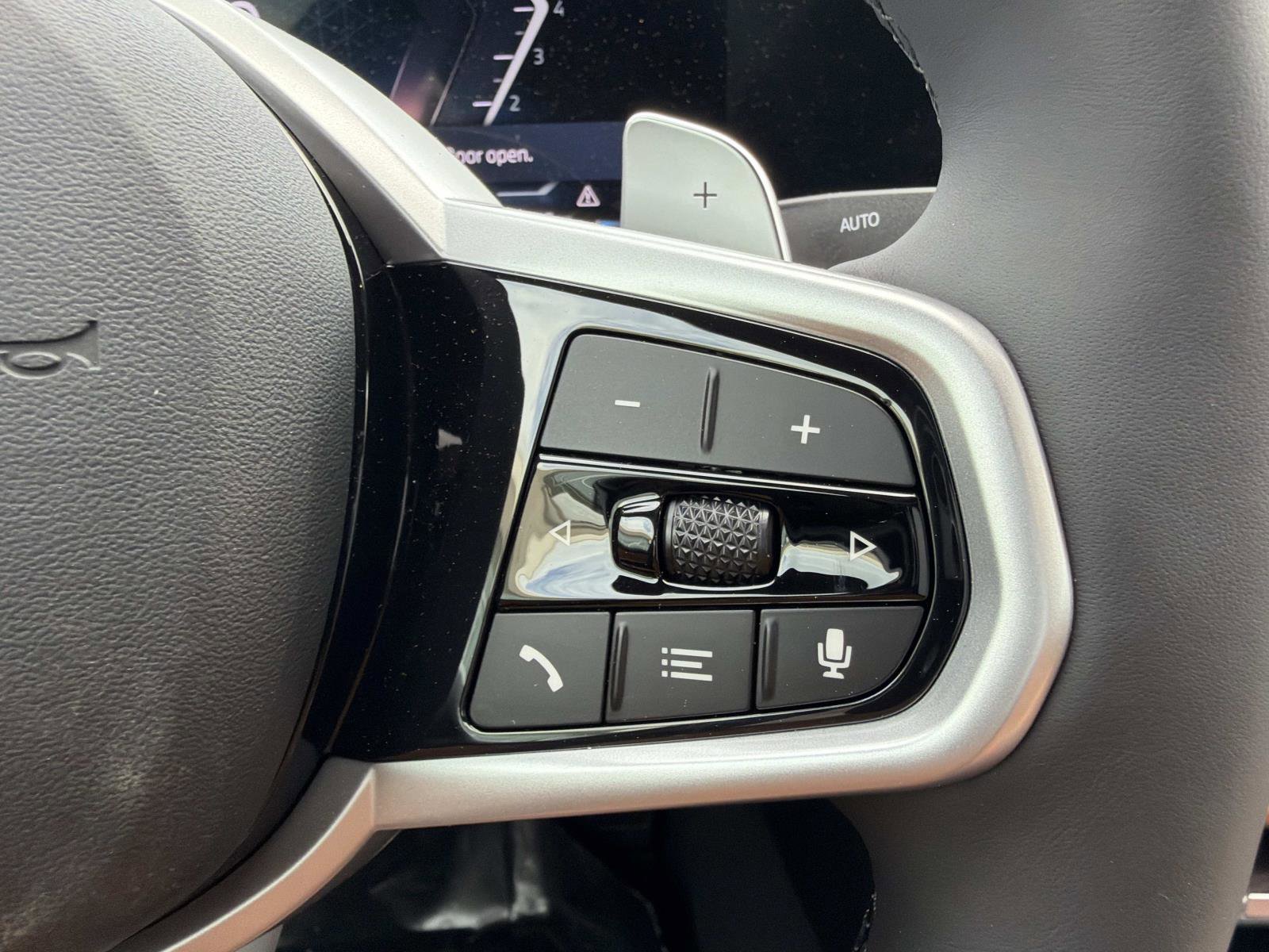 New 2026 BMW 330i Sedan w/ M Sport Package image 23