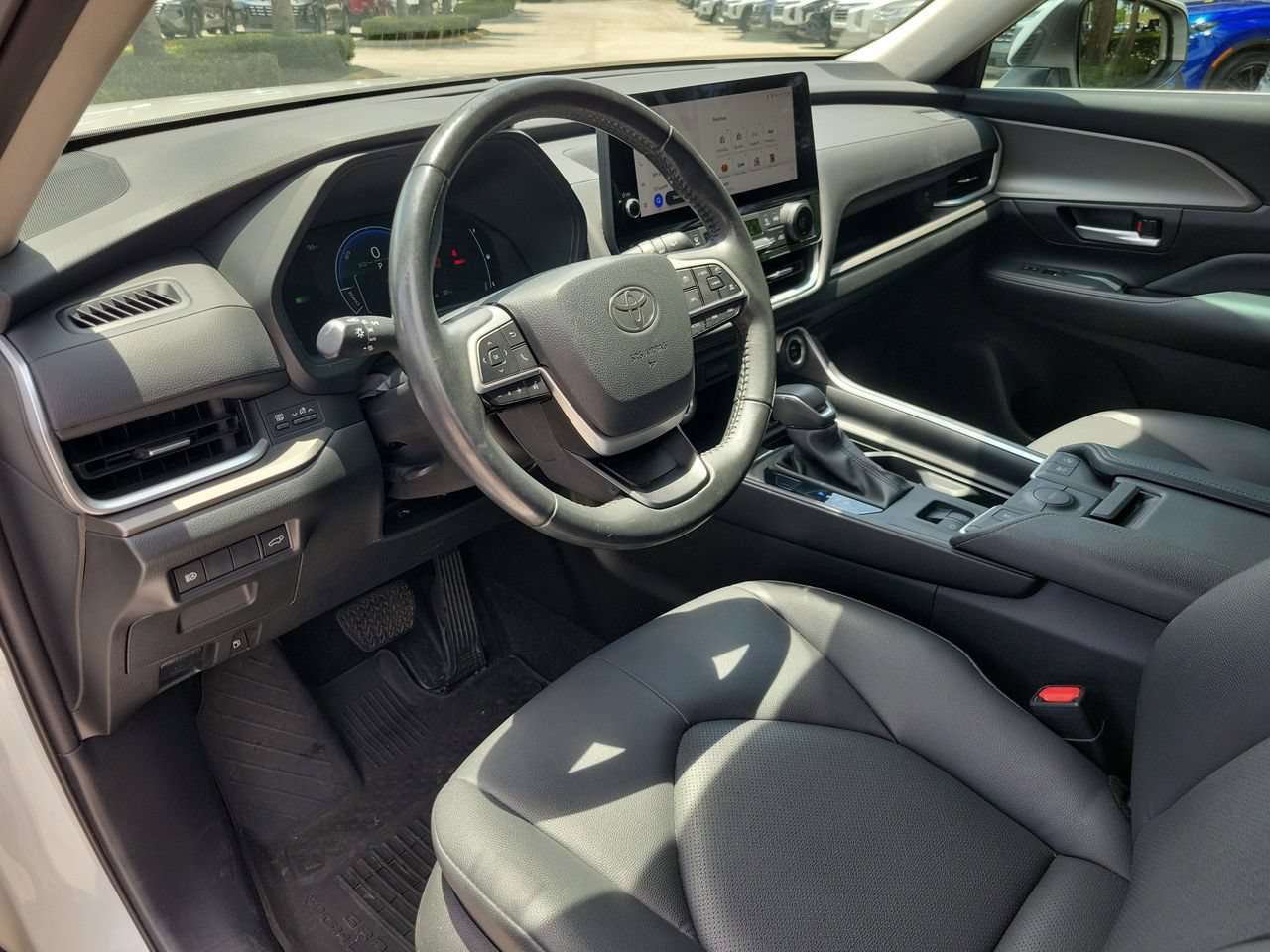 Used 2024 Toyota Grand Highlander AWD Hybrid image 16
