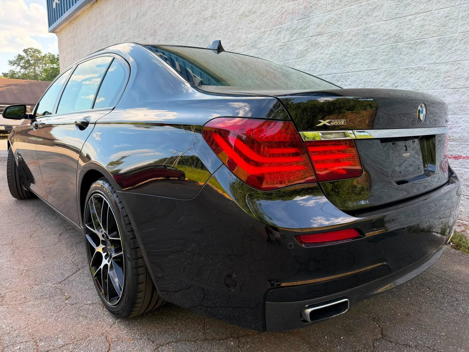 Used 2014 BMW 750Li xDrive AWD/4WD image 3