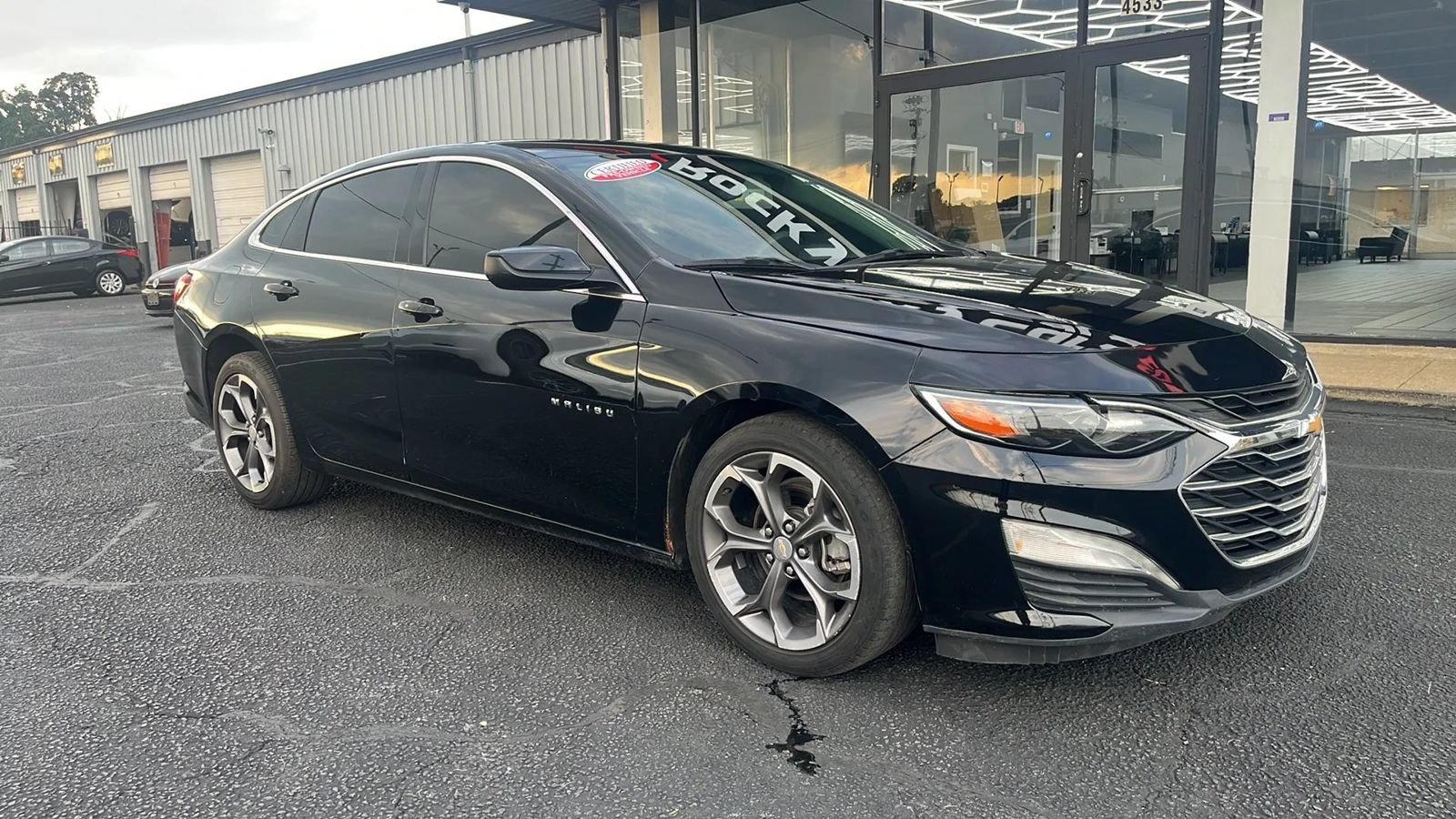 Used 2024 Chevrolet Malibu LT FWD image 2