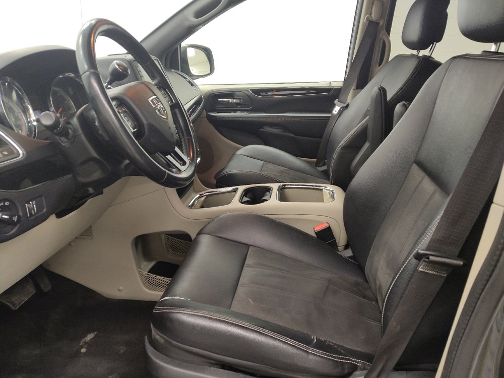 Used 2020 Dodge Grand Caravan SXT image 17