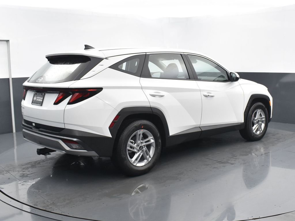 Used 2025 Hyundai Tucson SE image 4