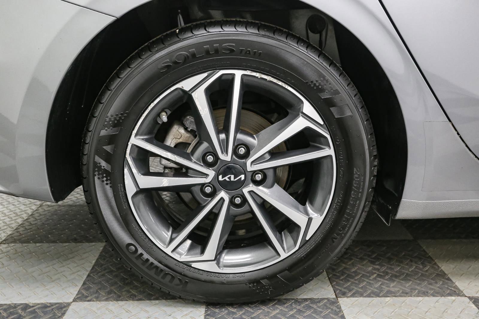 Used 2023 Kia Forte LXS w/ LXS Technology Package image 15