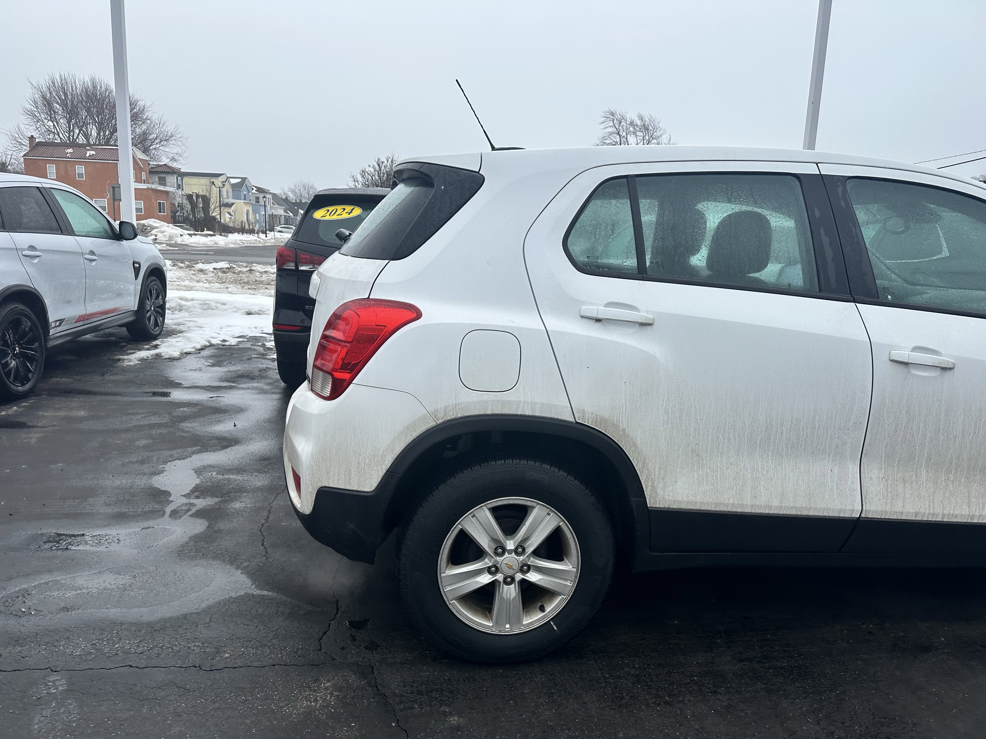 Used 2021 Chevrolet Trax LS image 9