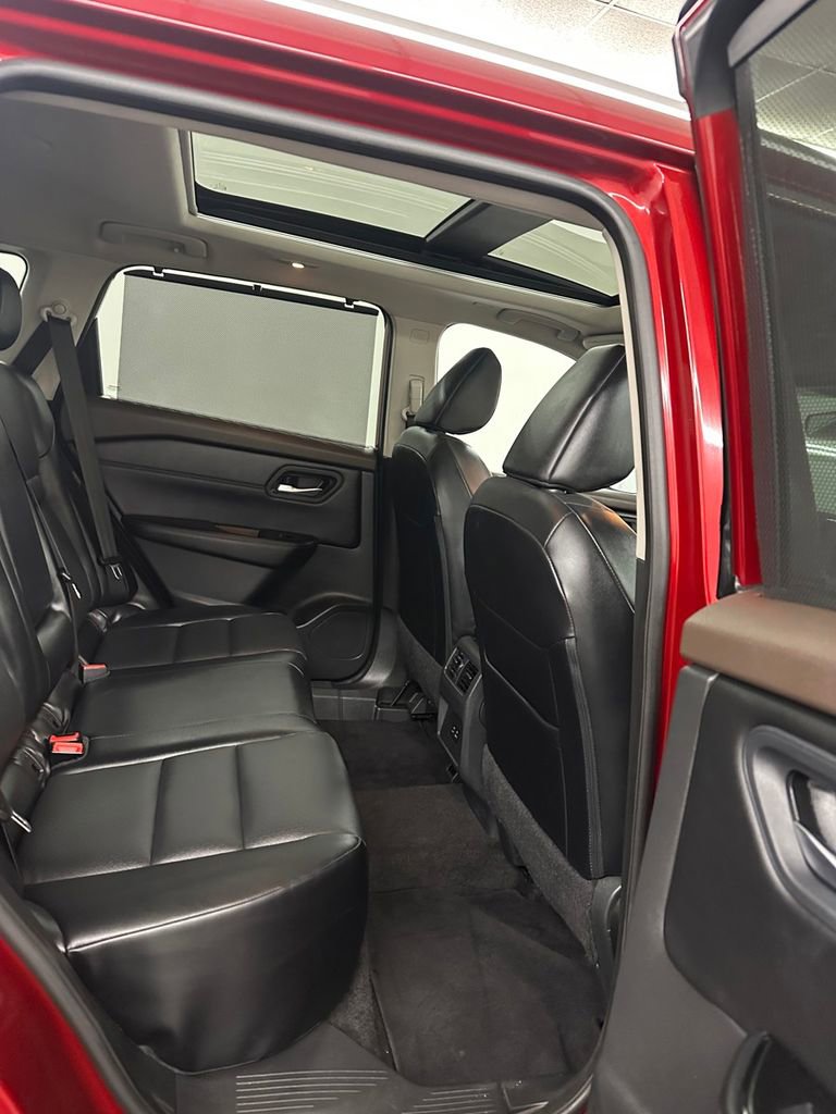 Used 2023 Nissan Rogue SV w/ SV Premium Package image 31