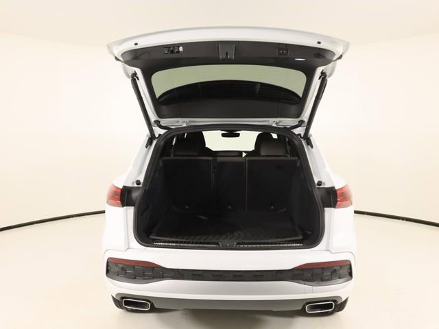 Certified 2025 Audi Q5 Premium Plus w/ Premium Plus image 24