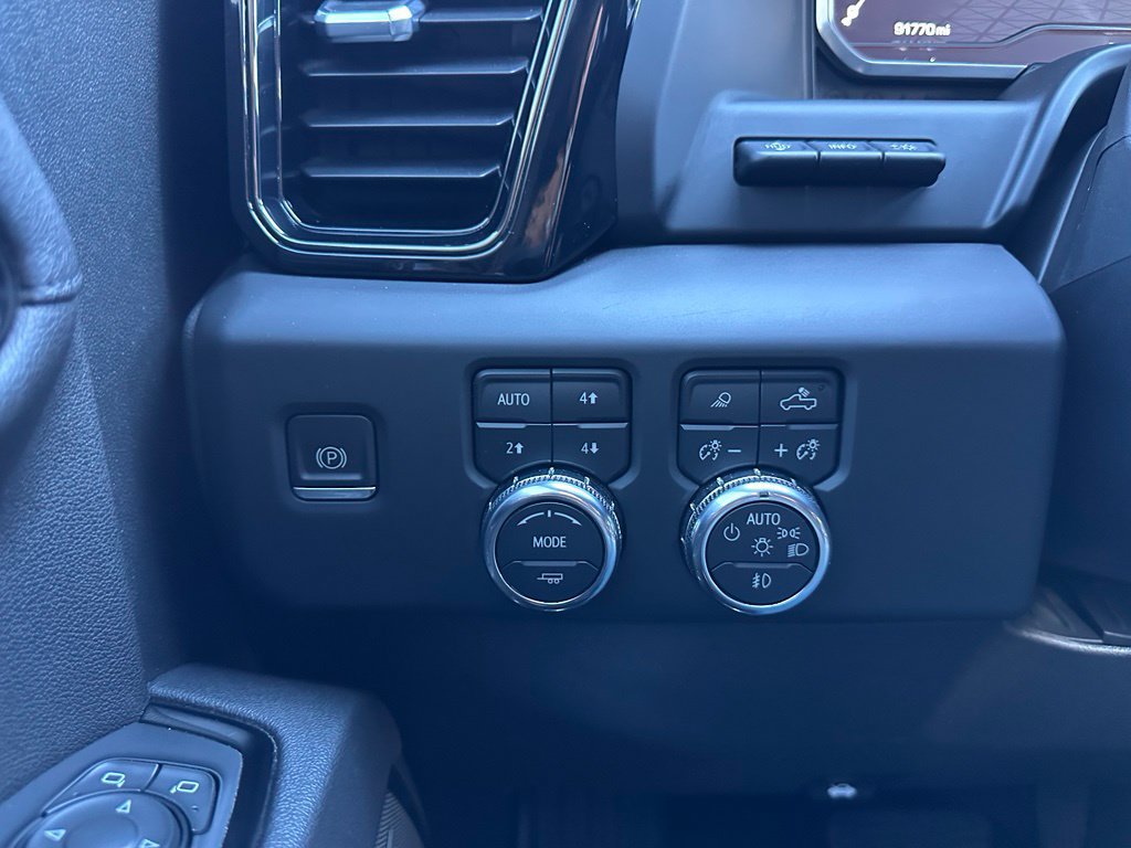 Used 2022 GMC Sierra 1500 AT4 w/ AT4 Premium Package AWD/4WD image 15