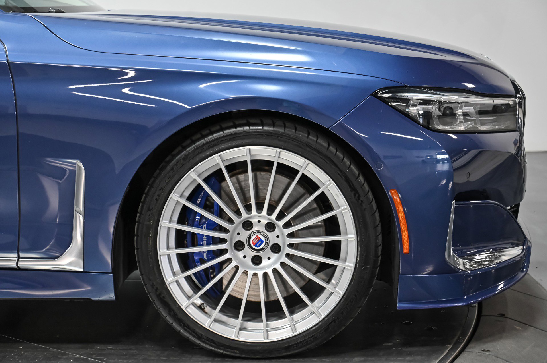 Used 2022 BMW ALPINA B7 xDrive w/ Luxury Rear Seating Package image 64