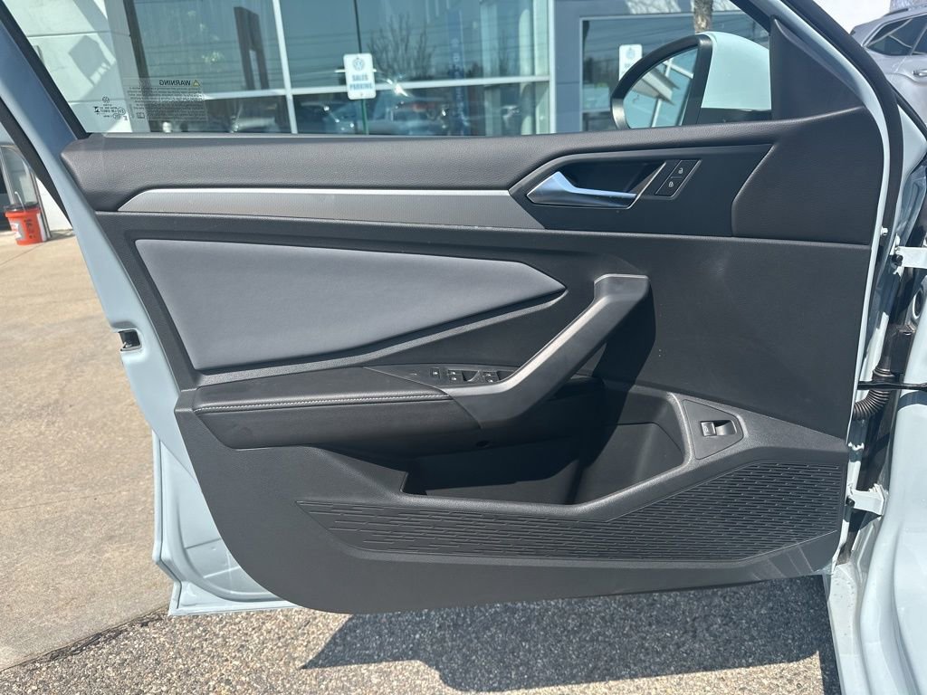 New 2026 Volkswagen Jetta SE FWD image 10