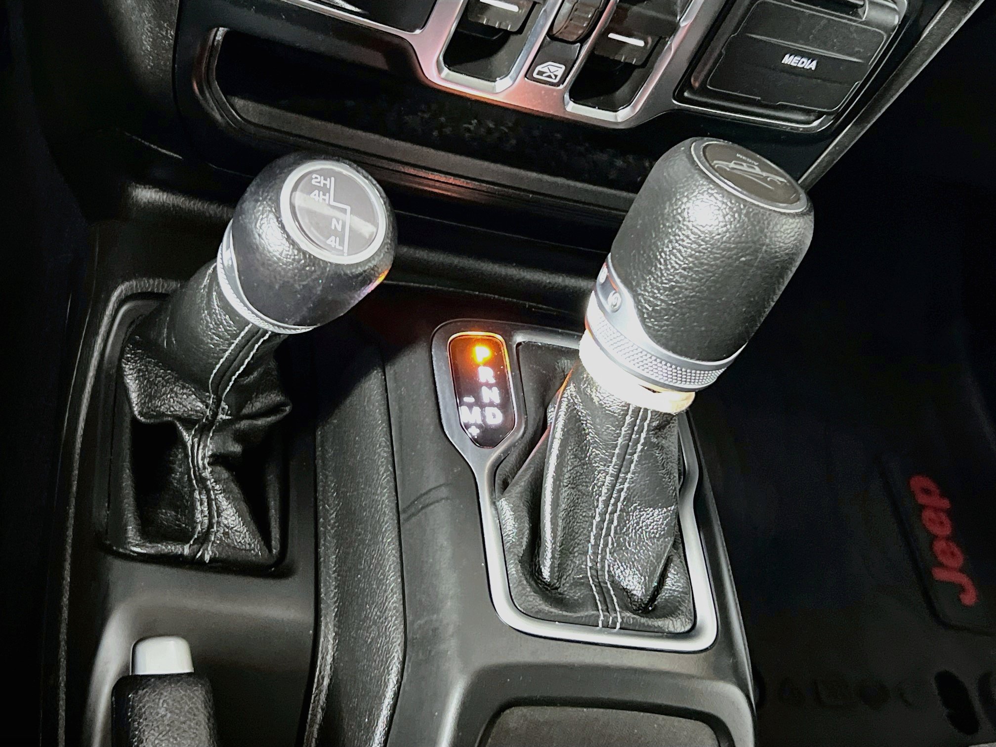 Used 2024 Jeep Gladiator Sport AWD/4WD image 24