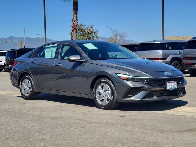 Certified 2026 Hyundai Elantra SE FWD image 32