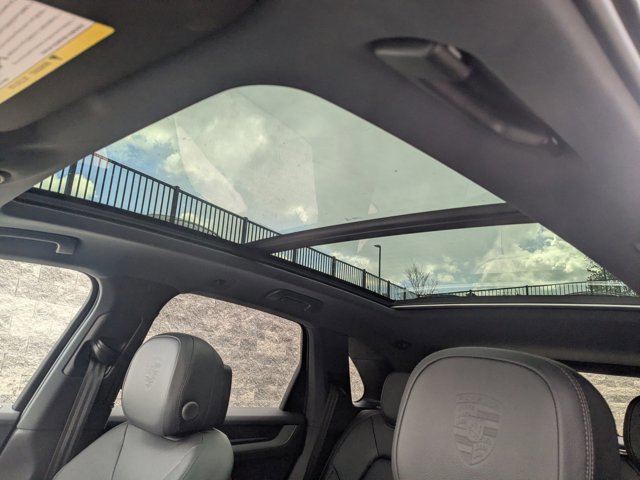 Used 2025 Land Rover Range Rover Sport Dynamic SE image 16