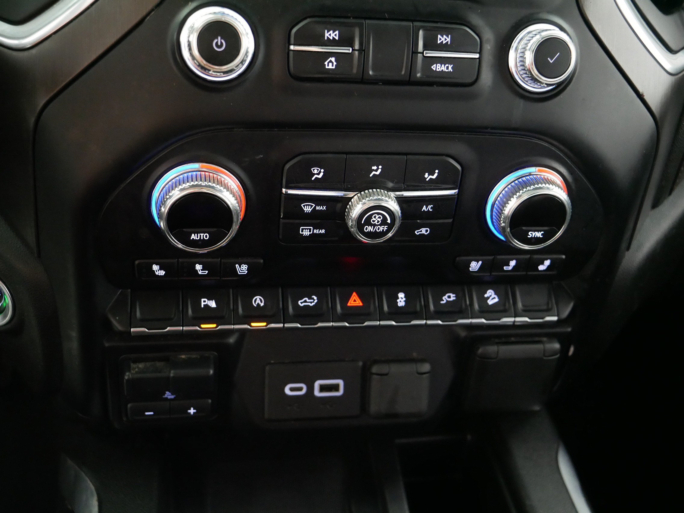 Used 2021 GMC Sierra 1500 AT4 w/ AT4 Premium Package AWD/4WD image 23