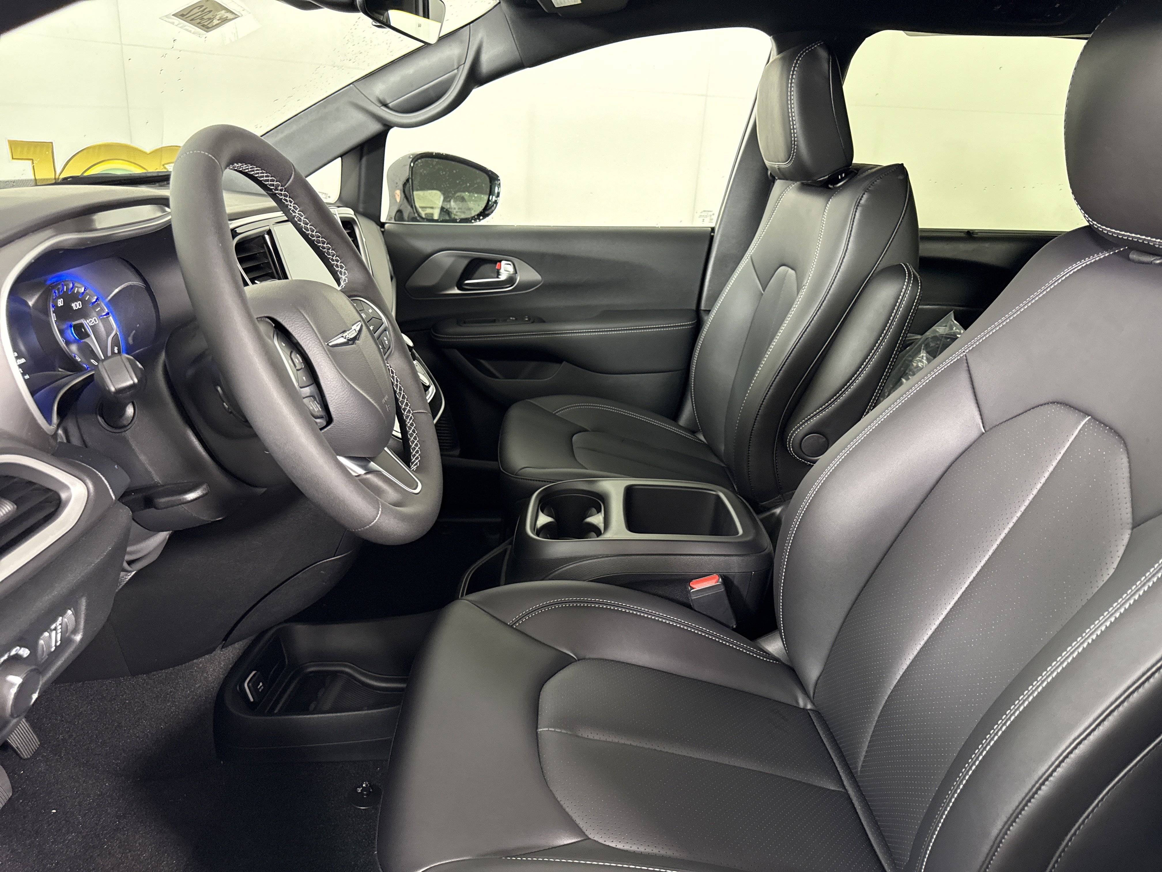 New 2026 Chrysler Voyager LX image 12