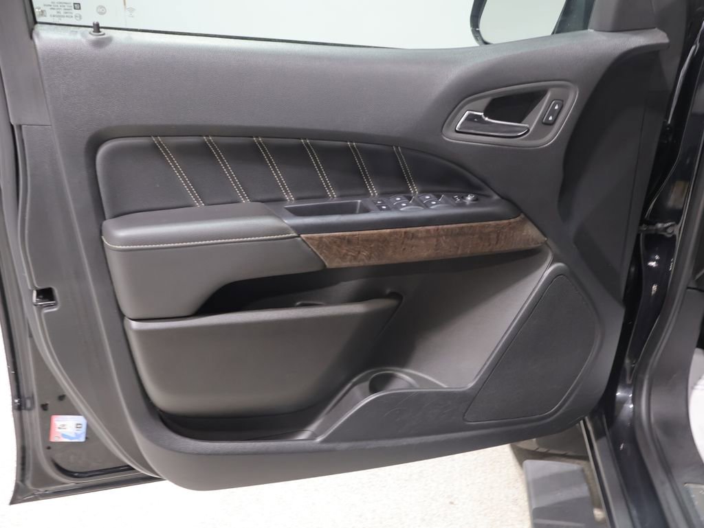 Used 2022 GMC Canyon Denali w/ Denali Black Edition Package AWD/4WD image 13