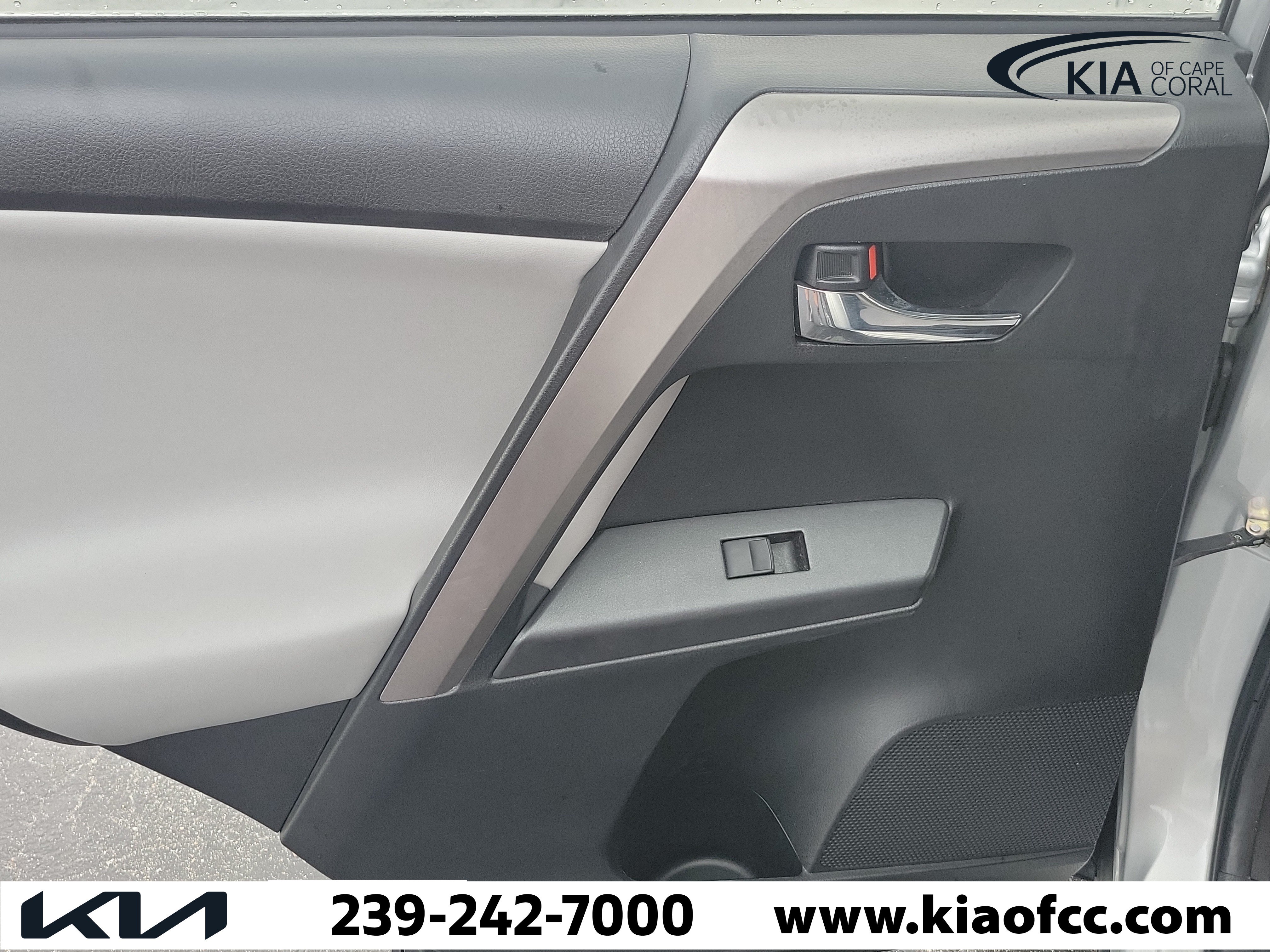 Used 2016 Toyota RAV4 XLE AWD/4WD image 15