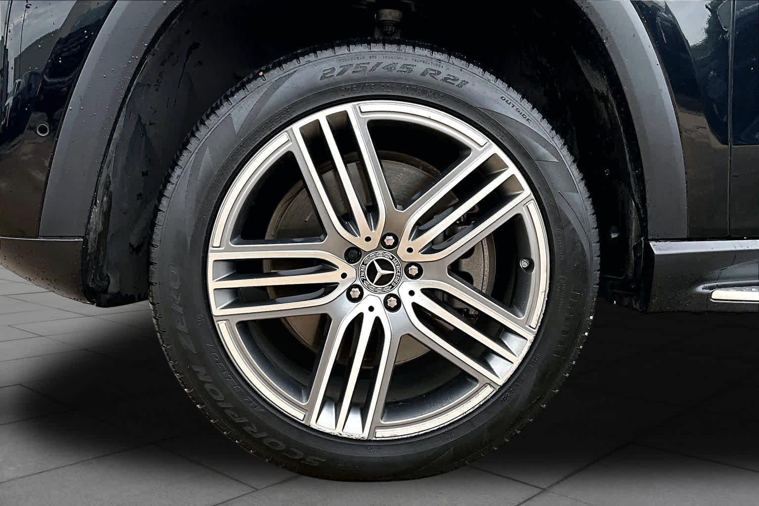 Used 2022 Mercedes-Benz GLS 450 4MATIC image 11