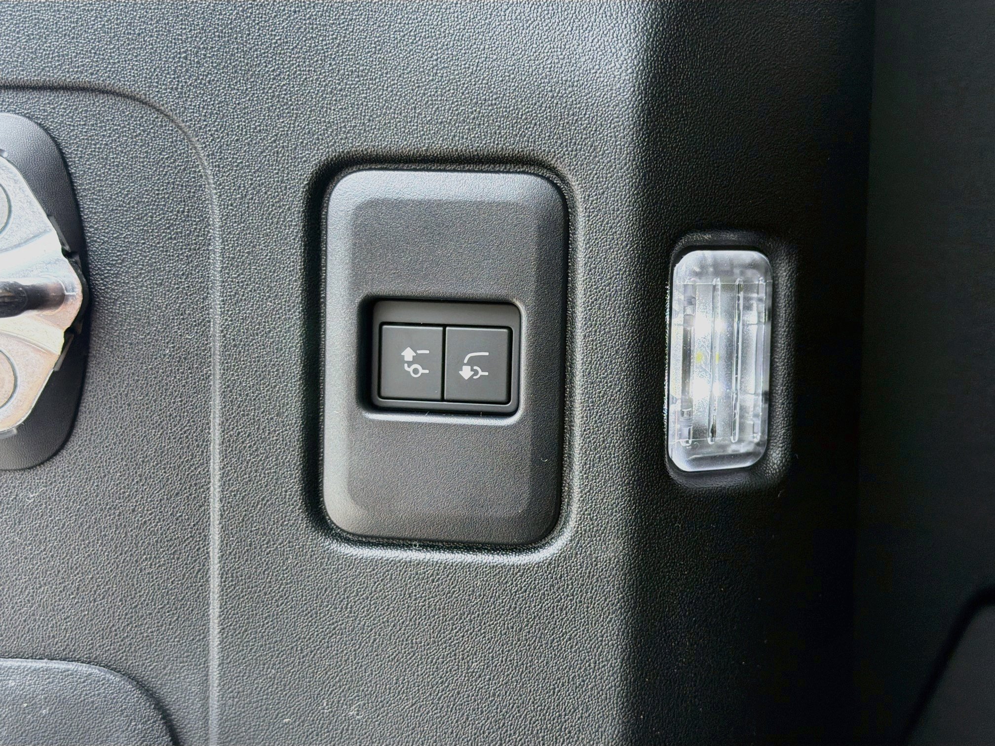 New 2026 Land Rover Defender 110 S AWD/4WD image 44
