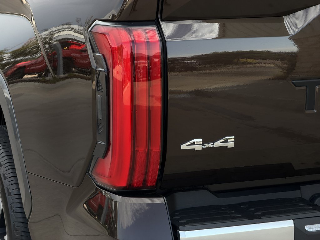 Used 2023 Toyota Tundra Limited w/ Power Package AWD/4WD image 11
