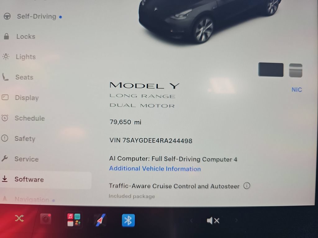 Used 2024 Tesla Model Y Long Range AWD/4WD image 19