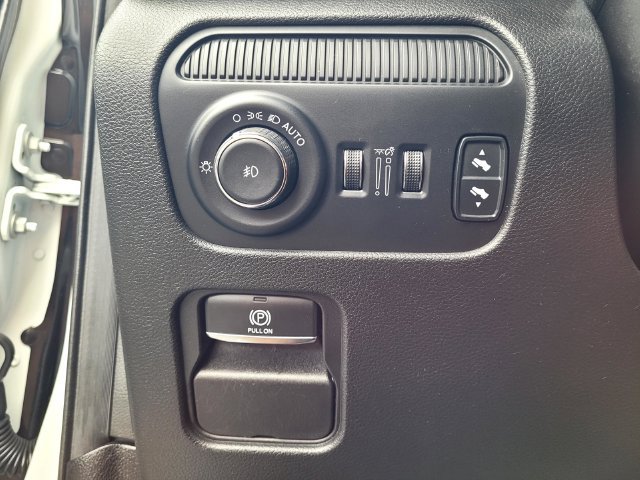 Used 2024 Jeep Wagoneer Series II AWD/4WD image 16