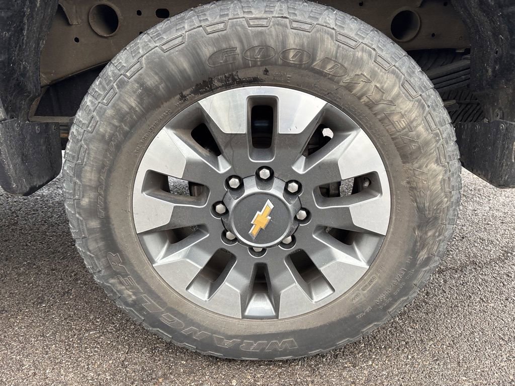 Used 2022 Chevrolet Silverado 2500 Custom w/ Infotainment Package AWD/4WD image 5
