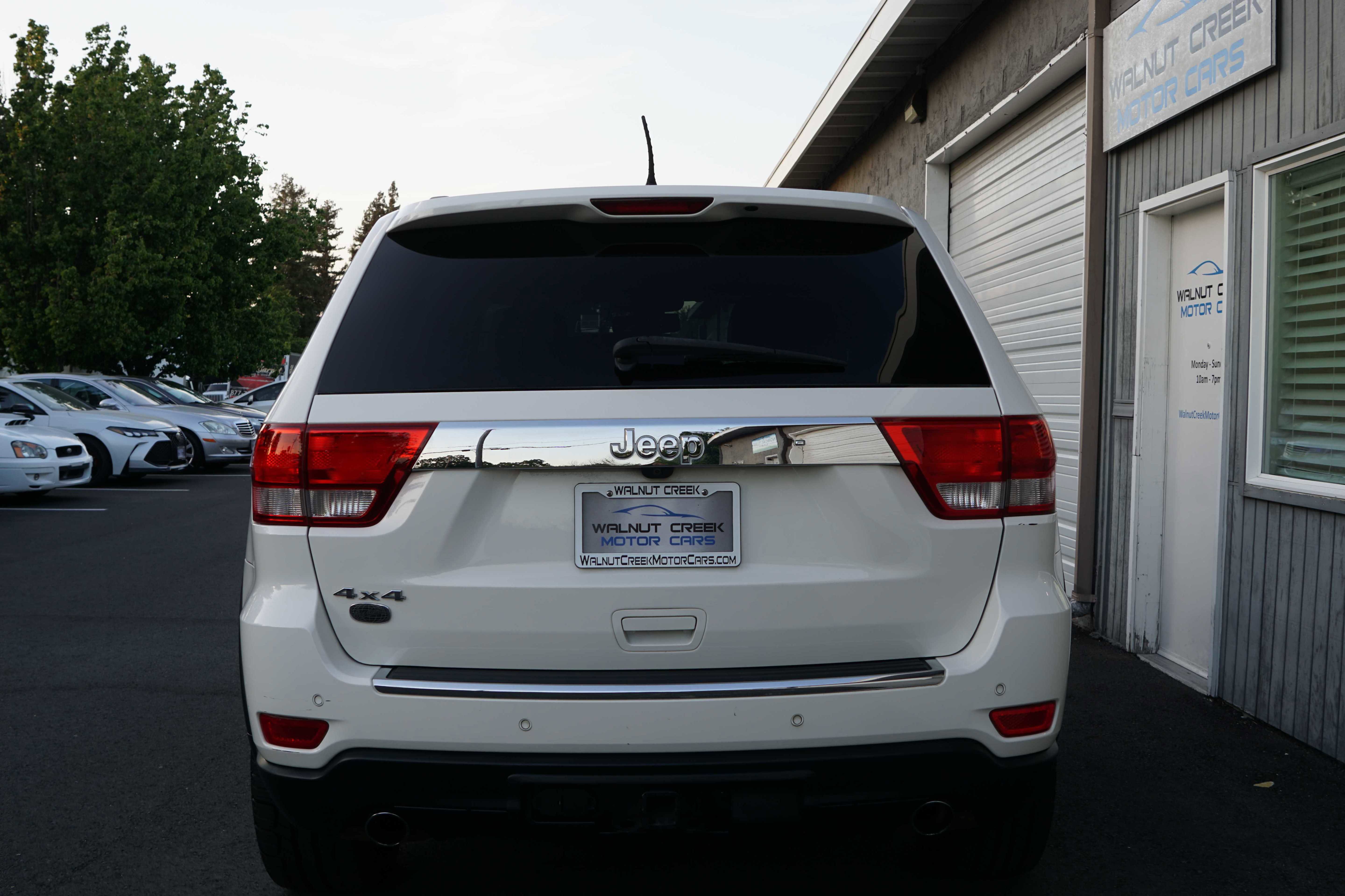 Used 2012 Jeep Grand Cherokee Overland image 14